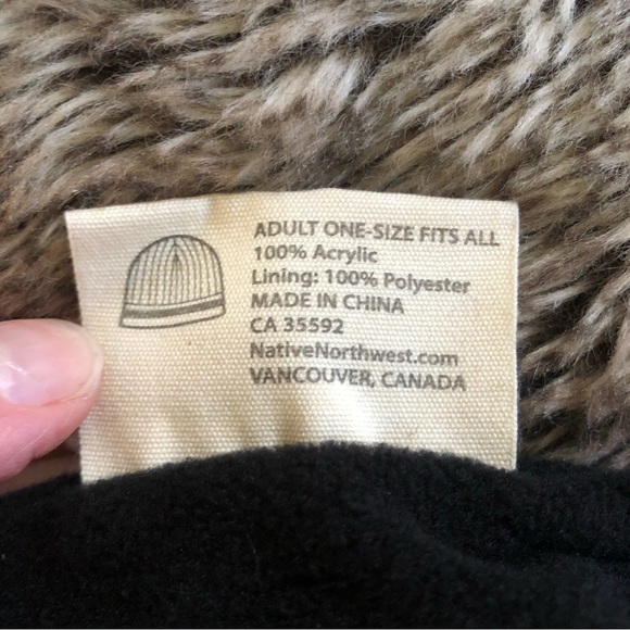 Native Northwest Embroidered torque featuring artwork by indigenous artists - Picture 5 of 6